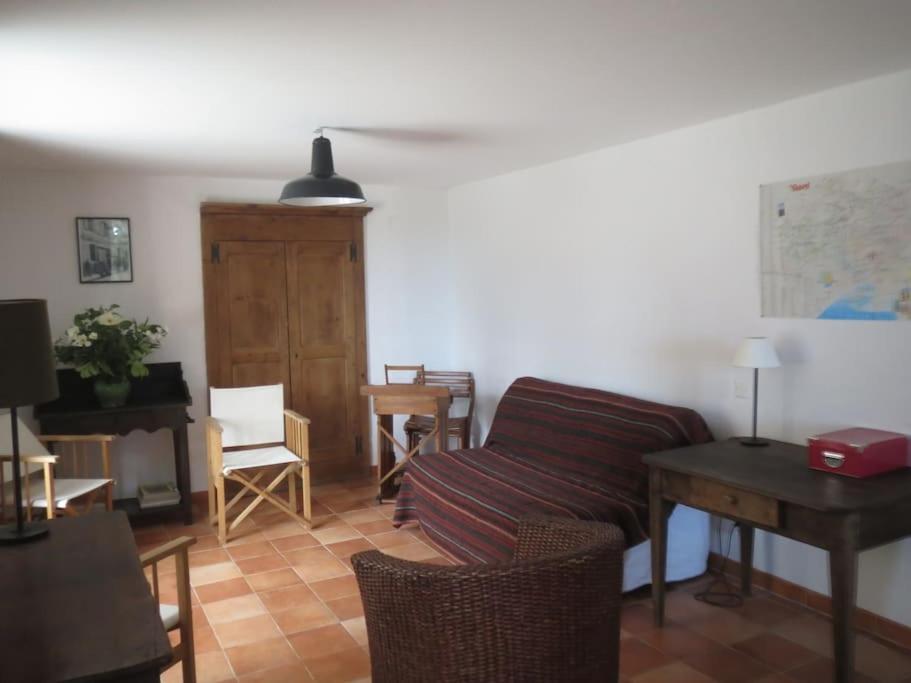 La Maison Du Prieure Vezenobres Exteriör bild