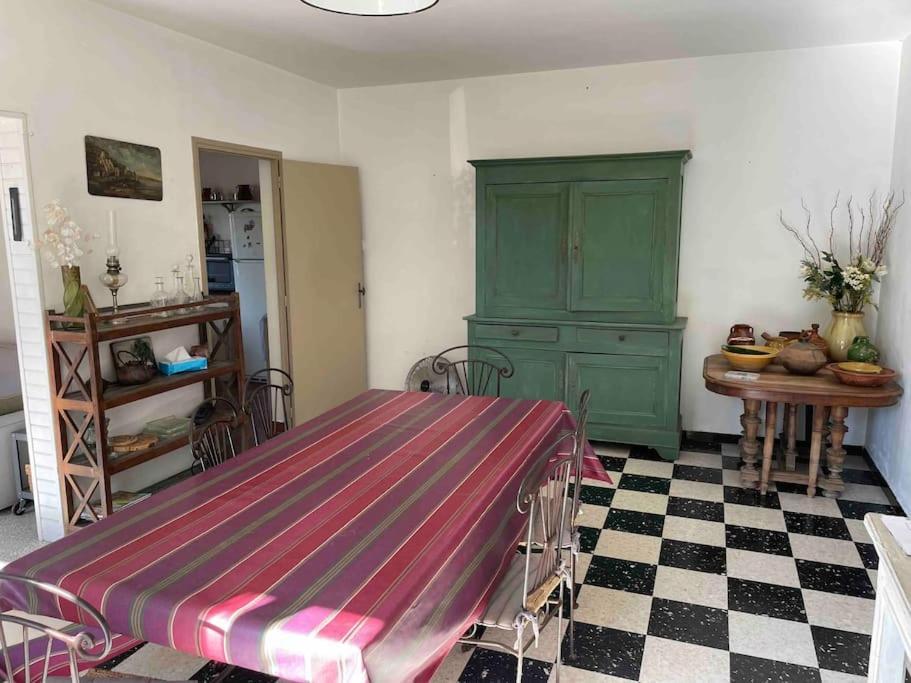 La Maison Du Prieure Vezenobres Exteriör bild